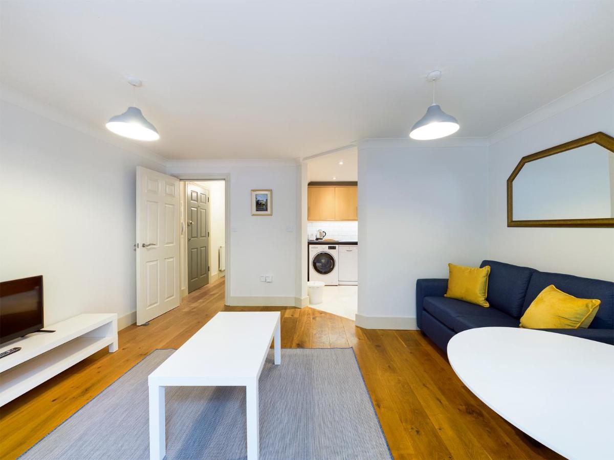 Redhill Town Centre Apartment By Livingo Экстерьер фото